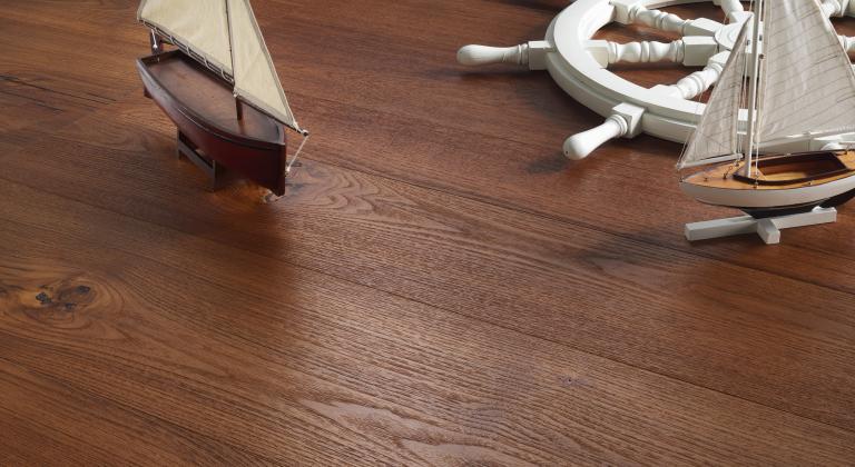 Legno Teak, Regata