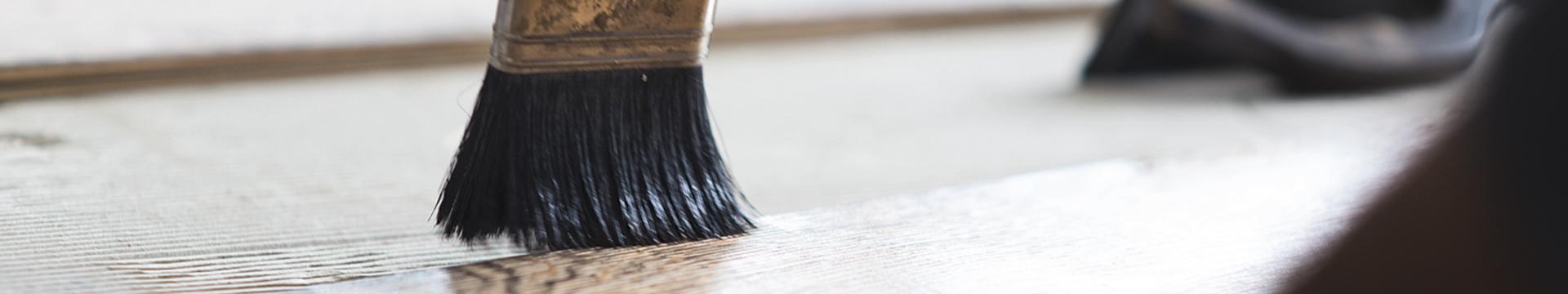 Differences between an oiled and a varnished wooden floor