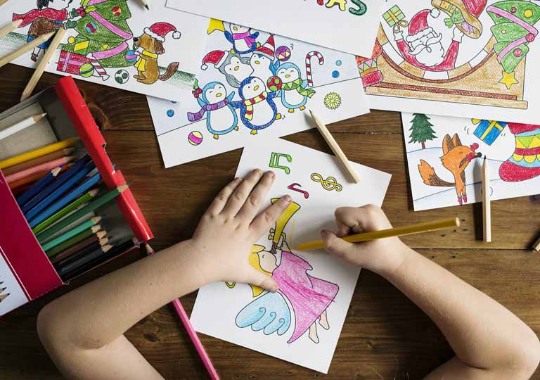 Ricomincia la scuola: bambini più felici sul legno