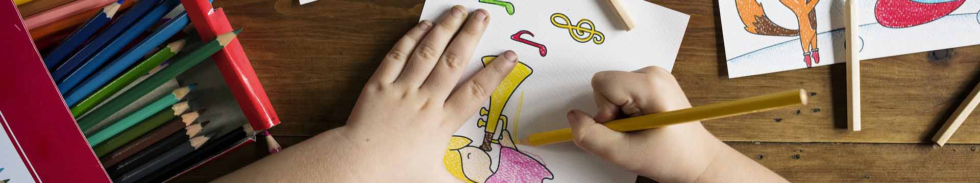 Ricomincia la scuola: bambini più felici sul legno