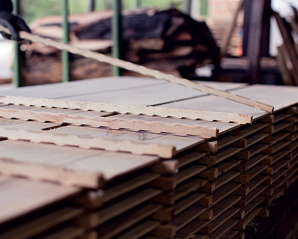 Cutting and spreading the plank